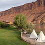 Red Cliffs Lodge