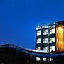 Paulownia Hostel & Guest House