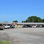 Green Acre Motel by OYO Near Rush County Airport