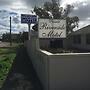 Donald Riverside Motel