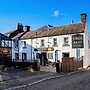Airlie Arms Hotel
