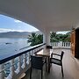 The Drake Seaside Apartment