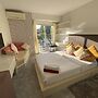Condo Studio B at Replay E305