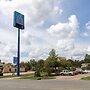 Motel 6 Lufkin, TX