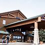 Tundra Lodge