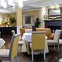Le St-Martin Hotel & Suites Laval