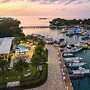 Faro Blanco Resort & Yacht Club Marathon, Curio by Hilton