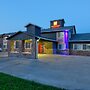Westbridge Inn & Suites