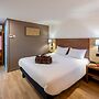 greet Hotel Chatellerault