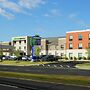 Holiday Inn Express & Suites Williamstown - Glassboro, an IHG Hotel