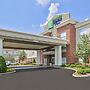 Holiday Inn Express & Suites Parkersburg-Mineral Wells, an IHG Hotel