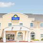Days Inn & Suites by Wyndham Swainsboro