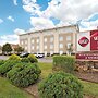Best Western Plus Crossroads Inn & Suites
