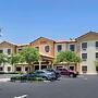 Comfort Inn & Suites Northeast - Gateway