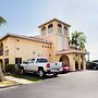 OYO Waterfront Hotel - Cape Coral/Fort Myers, FL