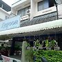 Blue Lagoon Guest House and Bar