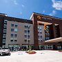 La Quinta Inn & Suites by Wyndham Oklahoma City Airport