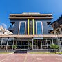 Lemon Hotel