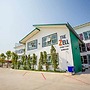 The Zell Budget Hotel Buriam