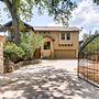 Luxury 4 Bedroom Home in Central Austin