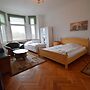 Tolstov-Hotels Large 3,5 Room Apartment