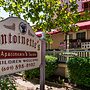 Antoinette's Apartments & Suites