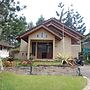 Villa Kota Bunga Allamanda