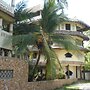 Coconut Beach Apartments