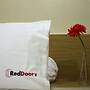 RedDoorz Plus @ Tanjung Duren