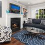 Seattle Vacation Home: The Great Wall
