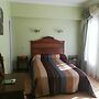 Au Pied Du Chateau