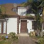 Great 2 Floor house in Beverly-wood