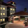 La Quinta Inn & Suites by Wyndham Raymondville