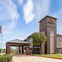 La Quinta Inn & Suites by Wyndham Angleton