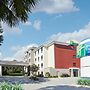 Holiday Inn Express Pensacola West - Navy Base, an IHG Hotel