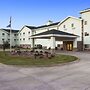 Days Inn & Suites by Wyndham Columbus NE