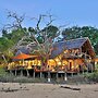 Rhino Post Safari Lodge