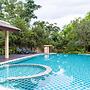 OYO 929 100 Boutique Hotel