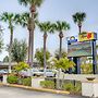 Super 8 by Wyndham St. Petersburg