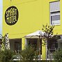 Smart Motel