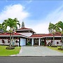 Rate Elegant Home With hot tub and Pool on Makai Golf Course