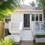 Charming 2br/2ba Cottage - Close to the Beach