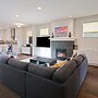 Hillside Haven 4 Bedroom Home by RedAwning