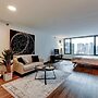 The Stratus - Vibrant Studio in Heart of Downtown