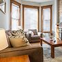 Cozy Depaul 2 Bedroom near Train, University, & Cubs