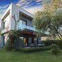 Vhillas Private Luxury Villa Mana