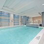 Sarkar Suites - 330 Burnhamthorpe Road