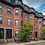 Pelicanstay in Boston Bay Village