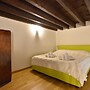 IzzHome City Center Cozy