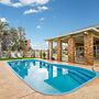 Hybiscus Waterfront Apartments